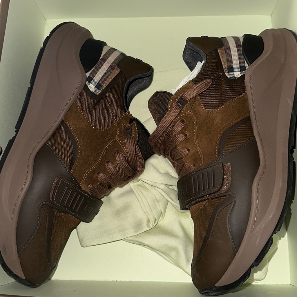 Burberry Men Sneakers